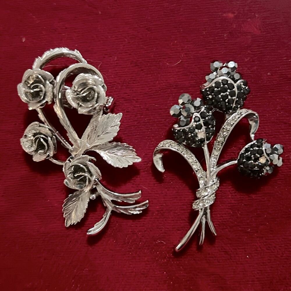 Beautiful Rose Bouquet Crystal Beooches